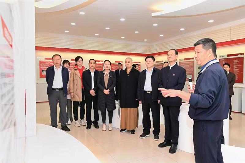 福建省人大常委會(huì)黨組書記、副主任雷春美和全國人大代表到順昌虹潤等地調(diào)研